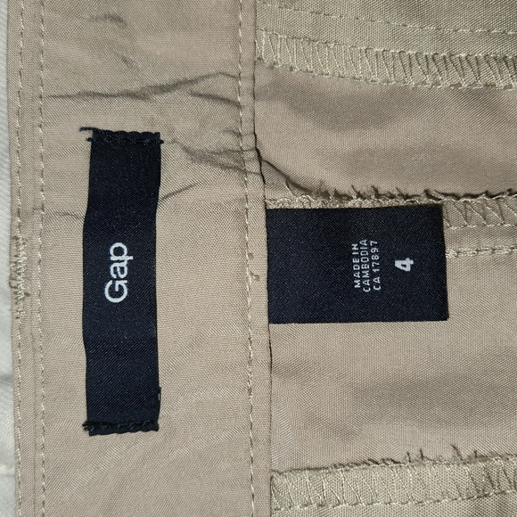 GAP khaki cargo shorts - Picture 6 of 7
